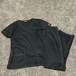 Dickies size small scrub set!